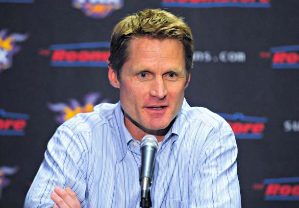 Picking the Warriors over the Knicks was an easy basketball decision for Steve Kerr. (Barry Gossage/NBAE via Getty Images)